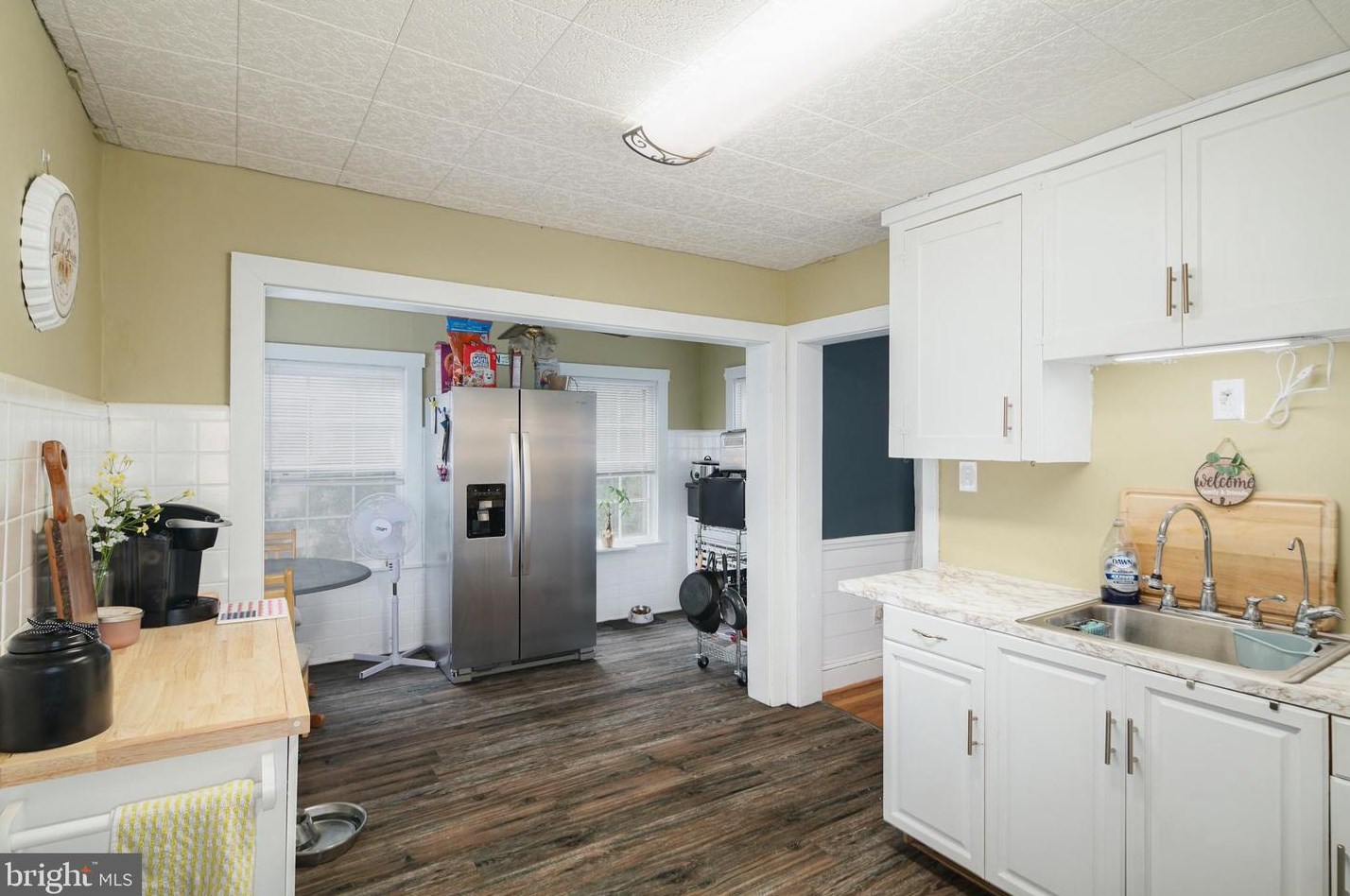 292 C St, Carneys Point Township NJ  08069-2337 exterior