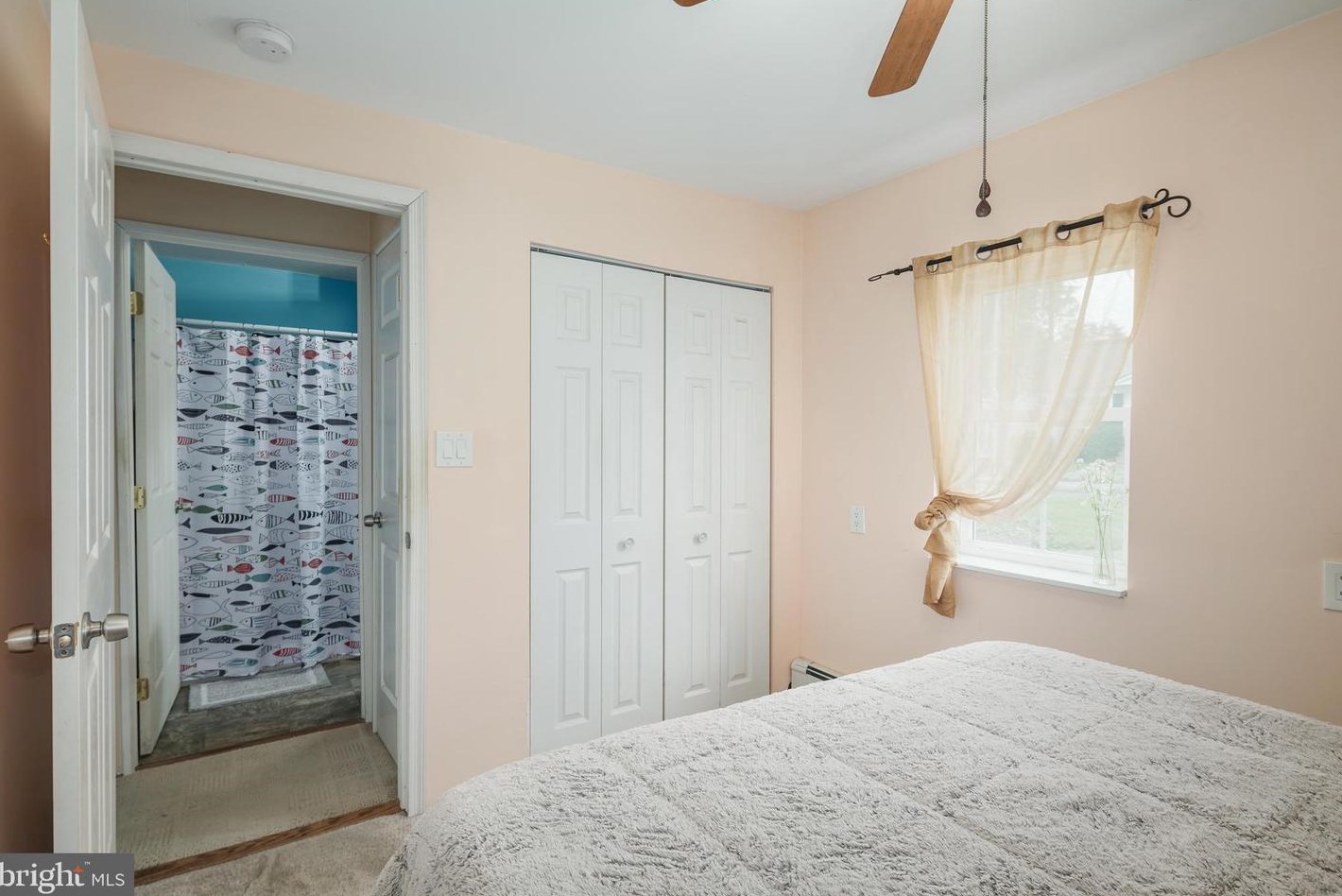 292 C St, Carneys Point Township NJ  08069-2337 exterior