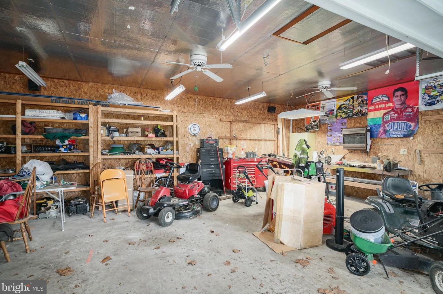 292 C St, Carneys Point Township NJ  08069-2337 exterior