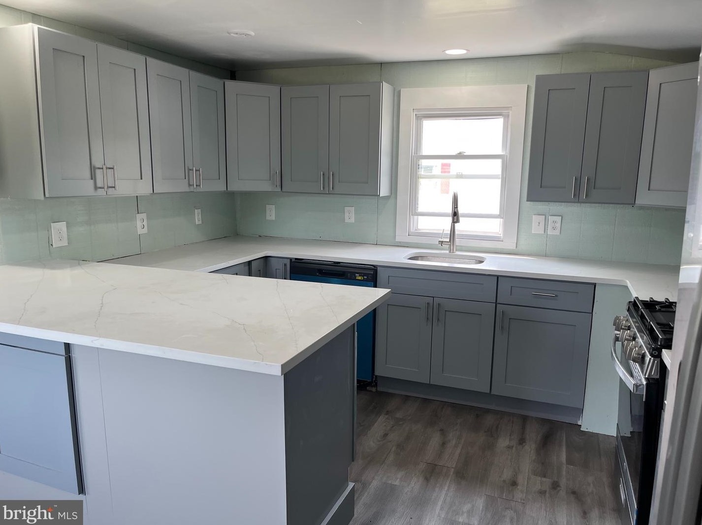 20 Church Landing Rd, Pennsville NJ  08070-1203 exterior