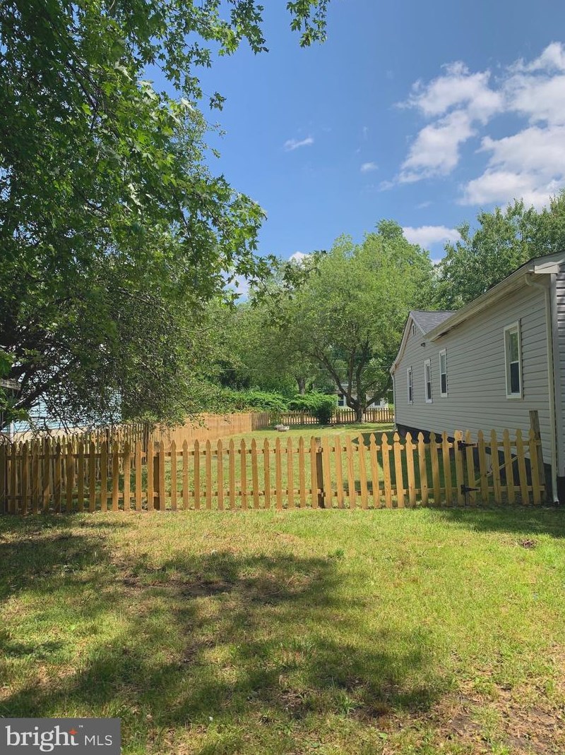 138 Lanning Ave, Carneys Point Township NJ  08069-1018 exterior