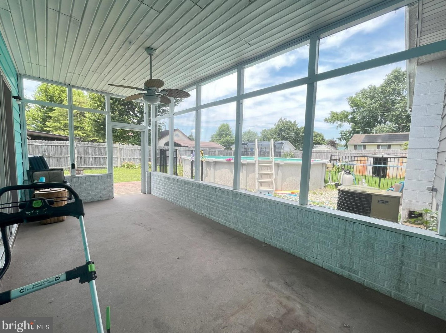 51 Penn Bch Dr, Pennsville NJ 08070-3643 exterior