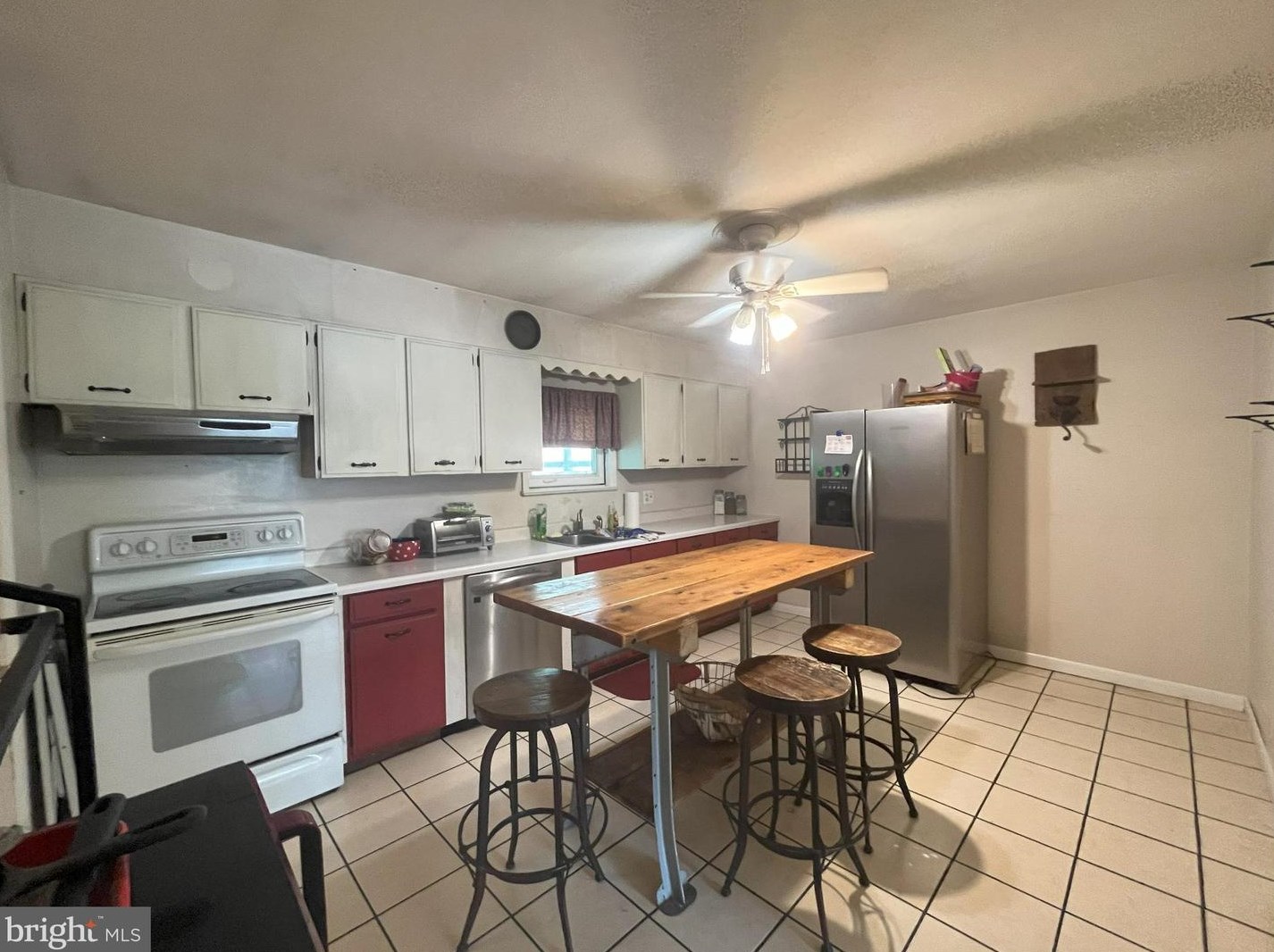 51 Penn Bch Dr, Pennsville NJ 08070-3643 exterior