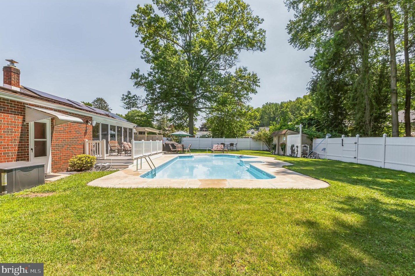 269 Pittsfield St, Pennsville NJ 08070-1921 exterior