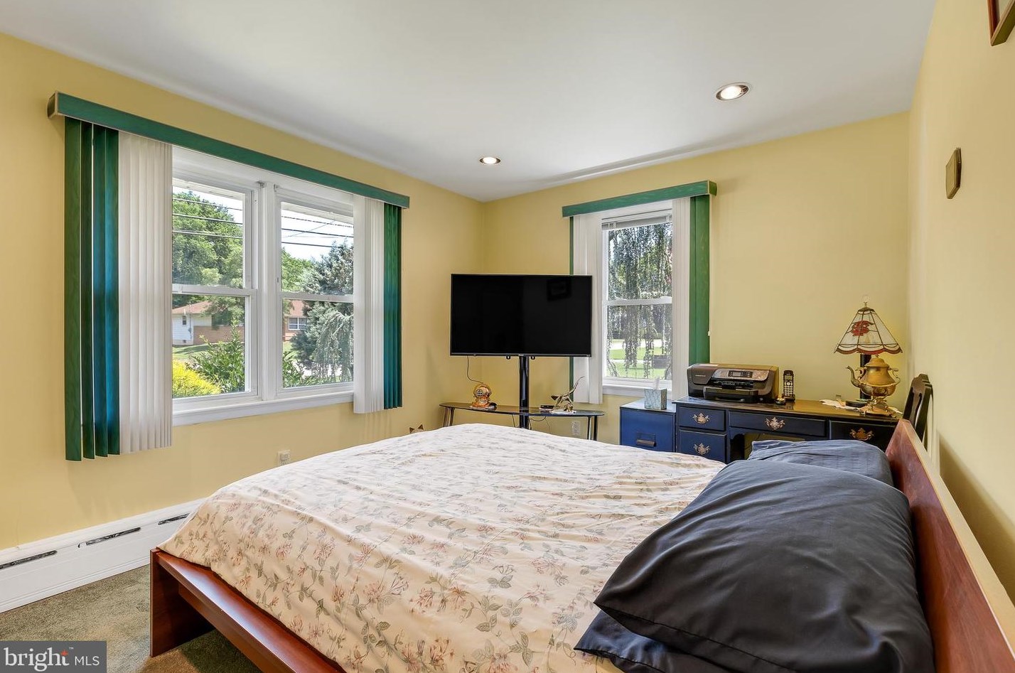 269 Pittsfield St, Pennsville NJ 08070-1921 exterior