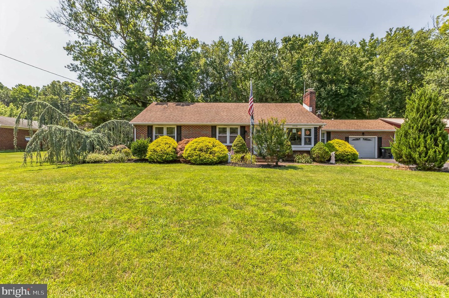 269 Pittsfield St, Pennsville NJ 08070-1921 exterior