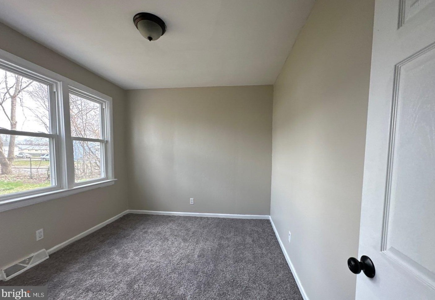 130 Michigan Rd, Pennsville NJ 08070-3526 exterior