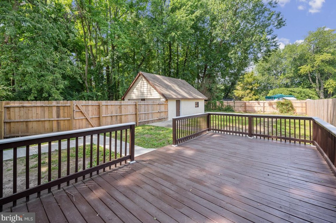 285 Hook Rd, Pennsville NJ 08070-1929 exterior