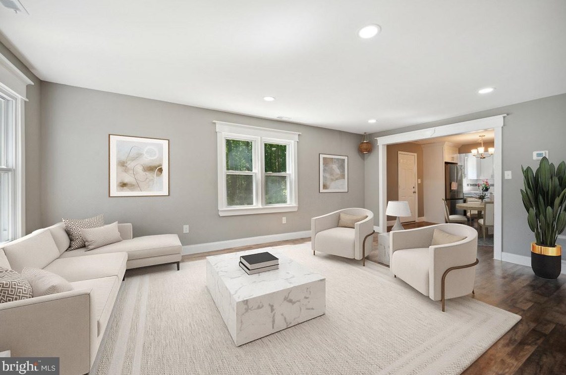 285 Hook Rd, Pennsville NJ 08070-1929 exterior