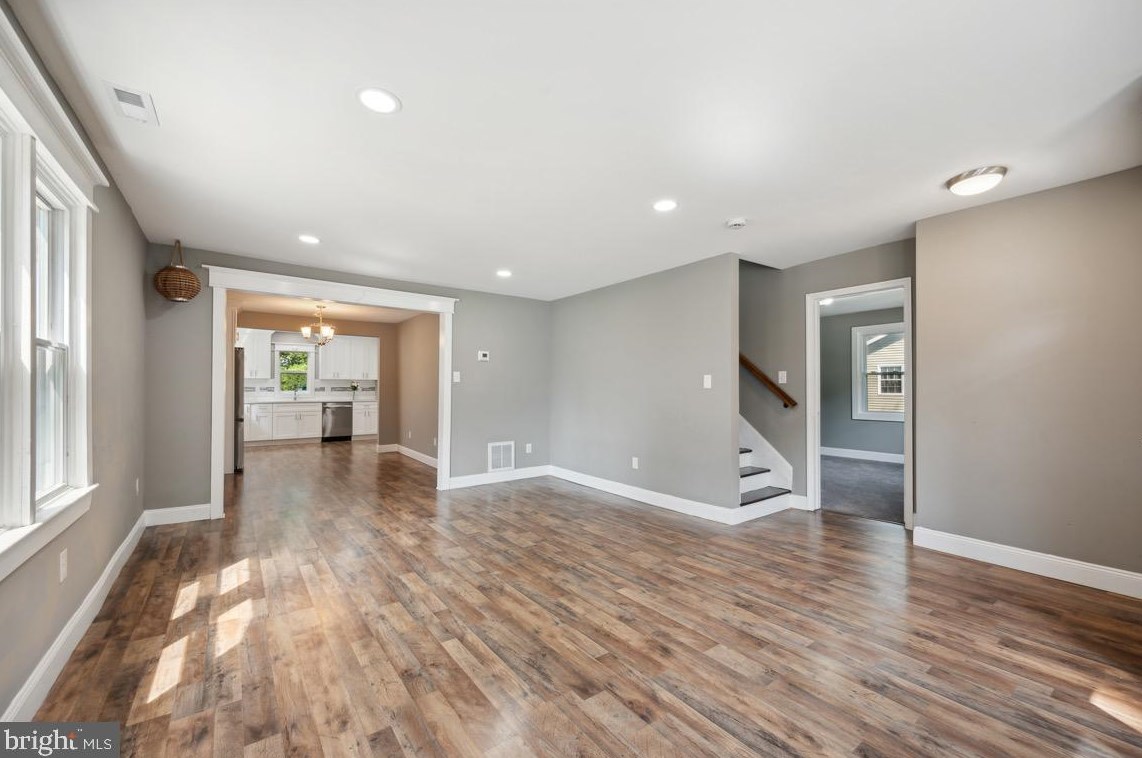 285 Hook Rd, Pennsville NJ 08070-1929 exterior