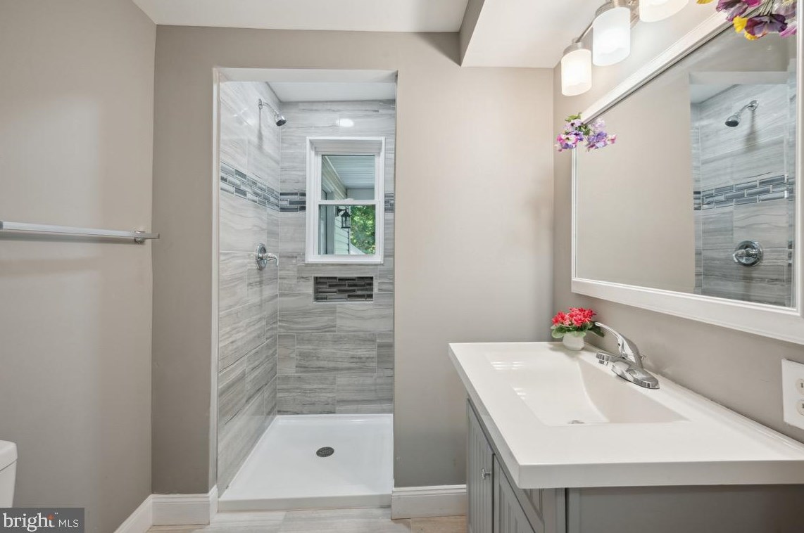 285 Hook Rd, Pennsville NJ 08070-1929 exterior