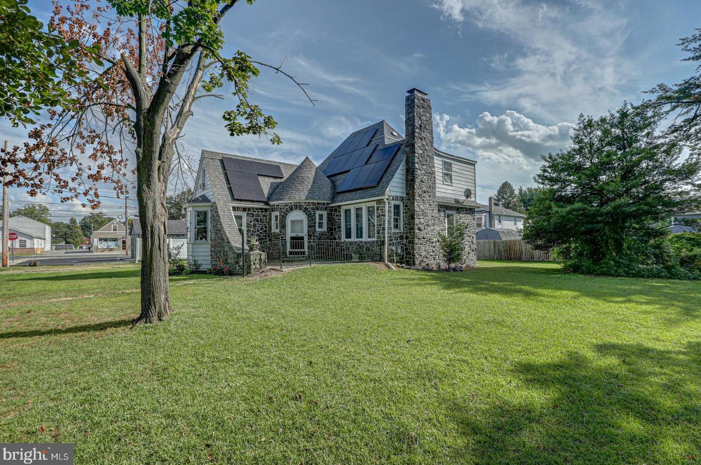 1 Harding Ave, Pennsville NJ  08070-1613 exterior