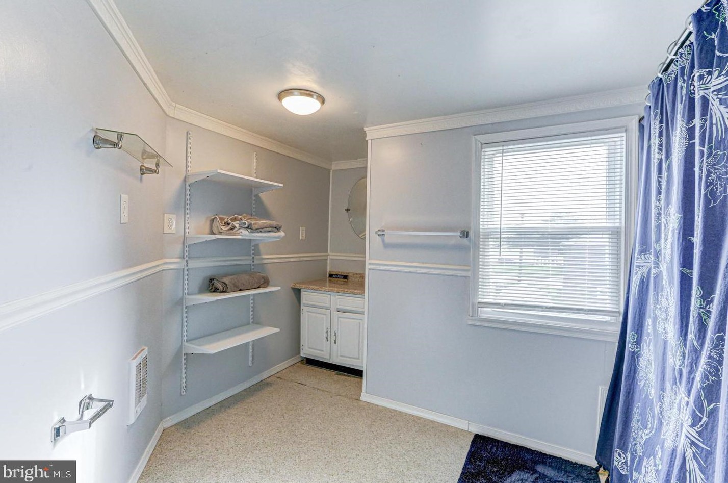 1 Harding Ave, Pennsville NJ  08070-1613 exterior