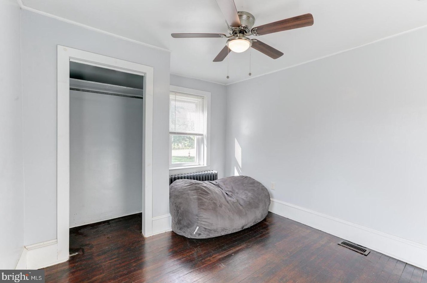 1 Harding Ave, Pennsville NJ  08070-1613 exterior