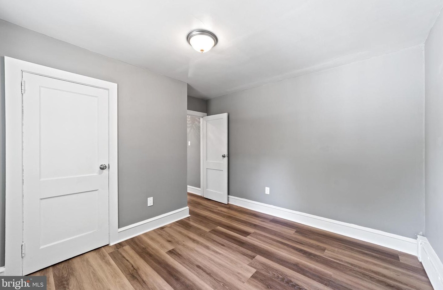 85 Hook Rd, Pennsville NJ 08070-1906 exterior