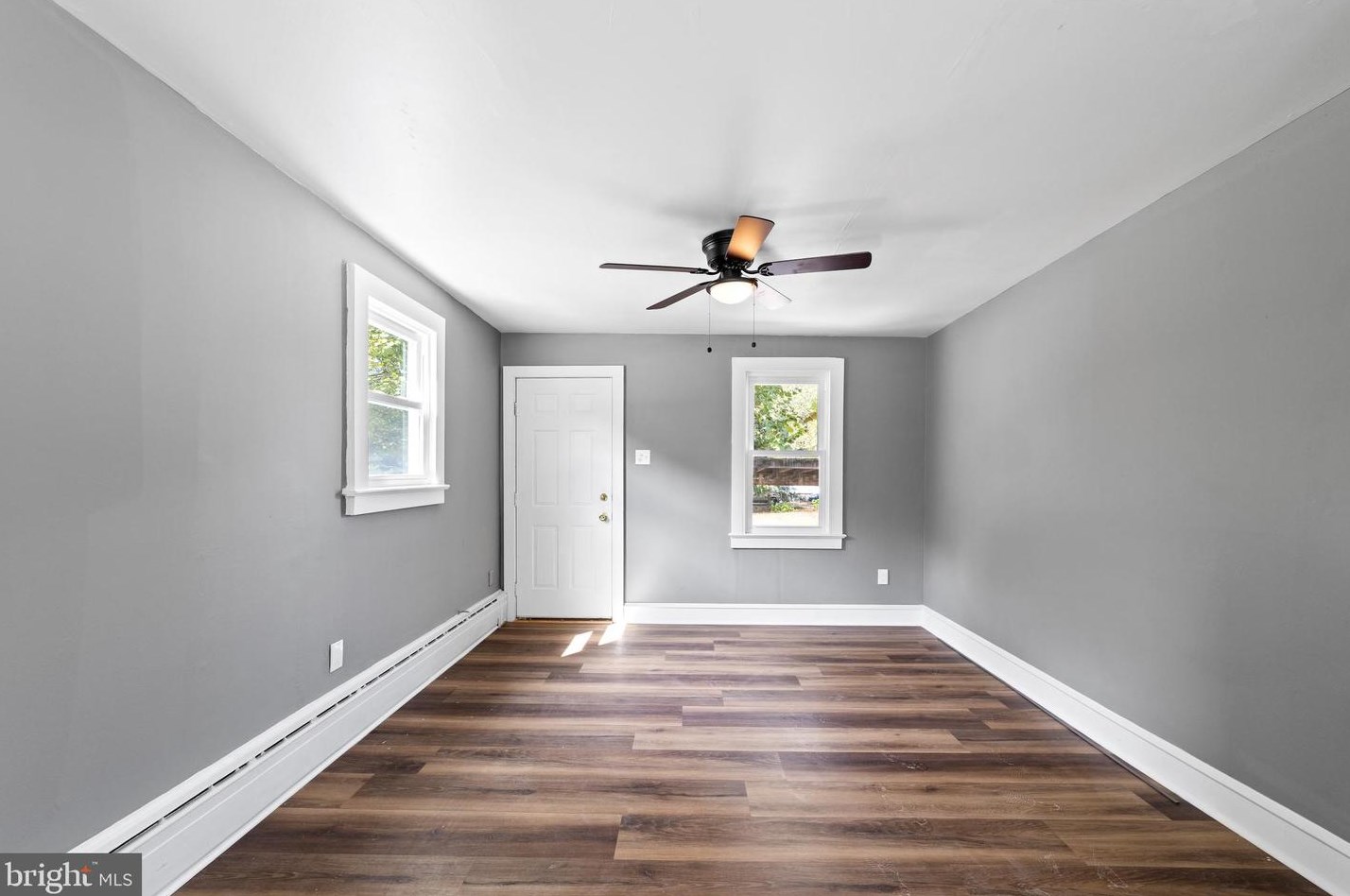 85 Hook Rd, Pennsville NJ 08070-1906 exterior