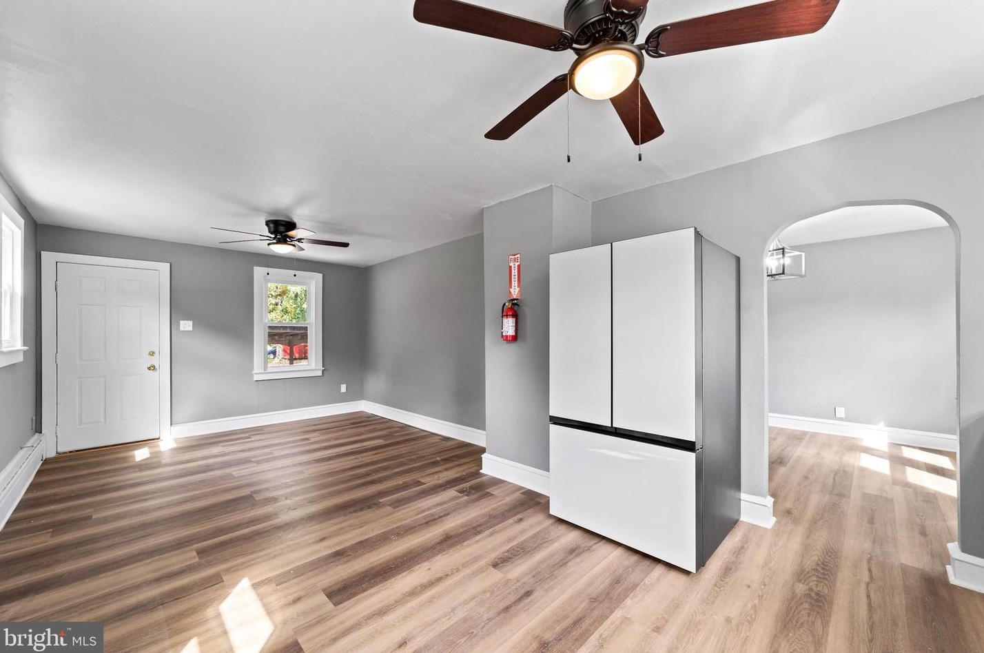 85 Hook Rd, Pennsville NJ 08070-1906 exterior