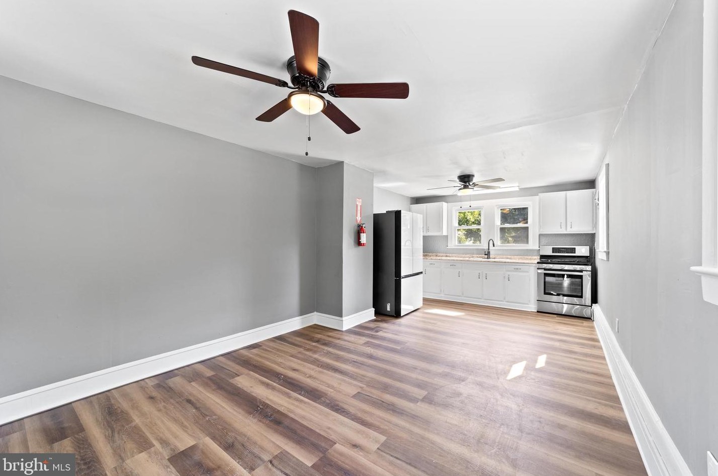 85 Hook Rd, Pennsville NJ 08070-1906 exterior