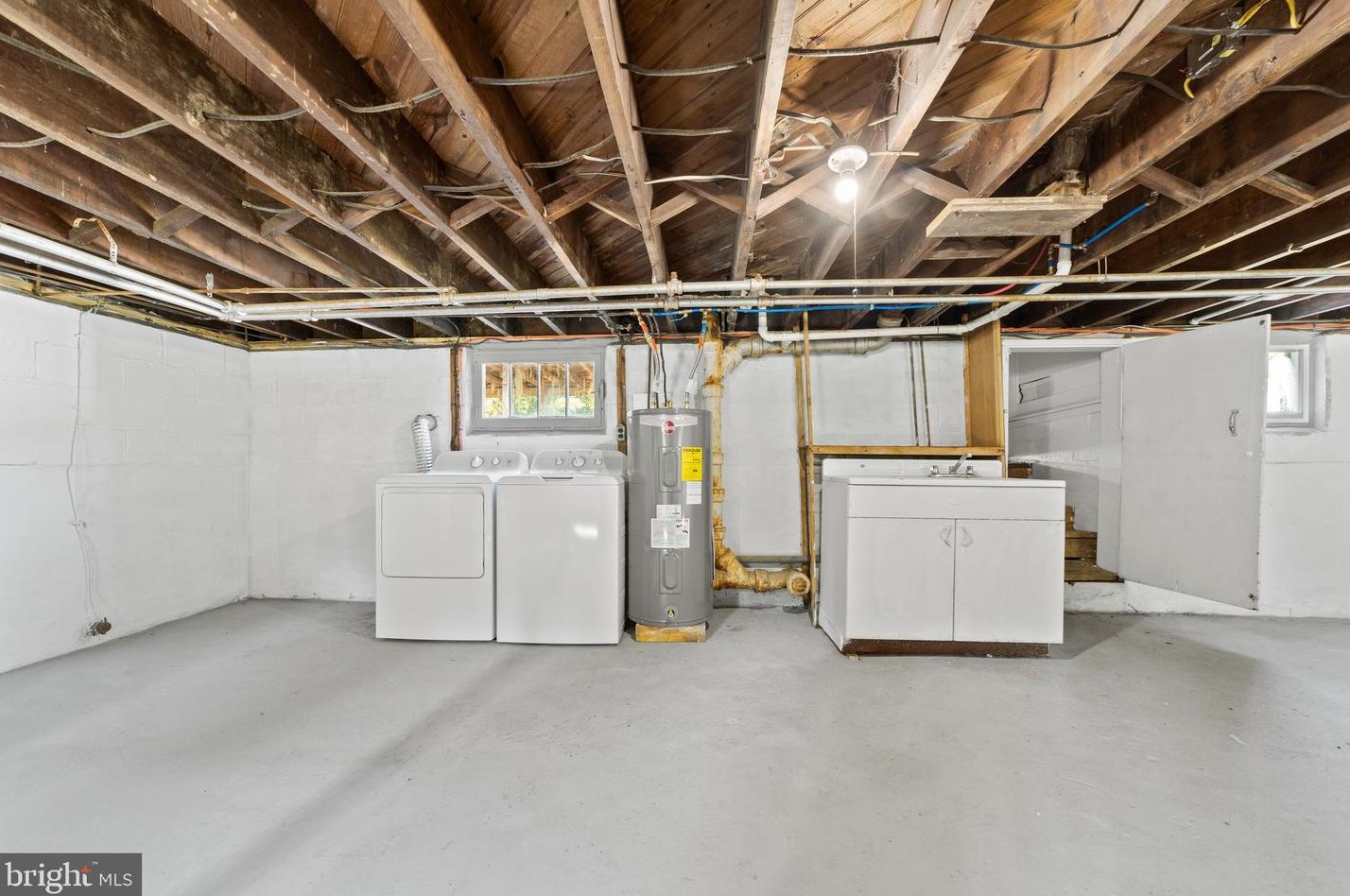 85 Hook Rd, Pennsville NJ 08070-1906 exterior