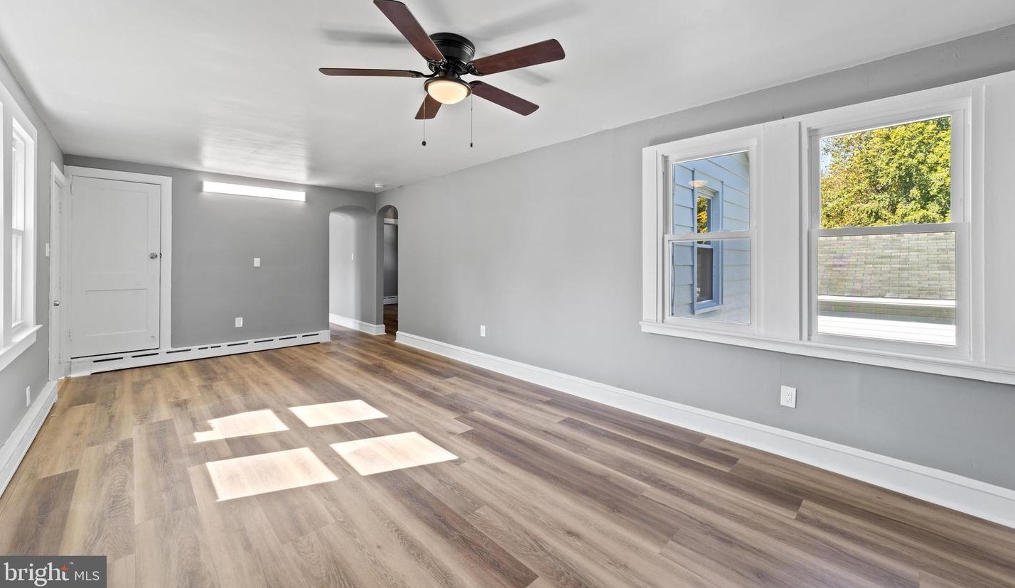 85 Hook Rd, Pennsville NJ 08070-1906 exterior