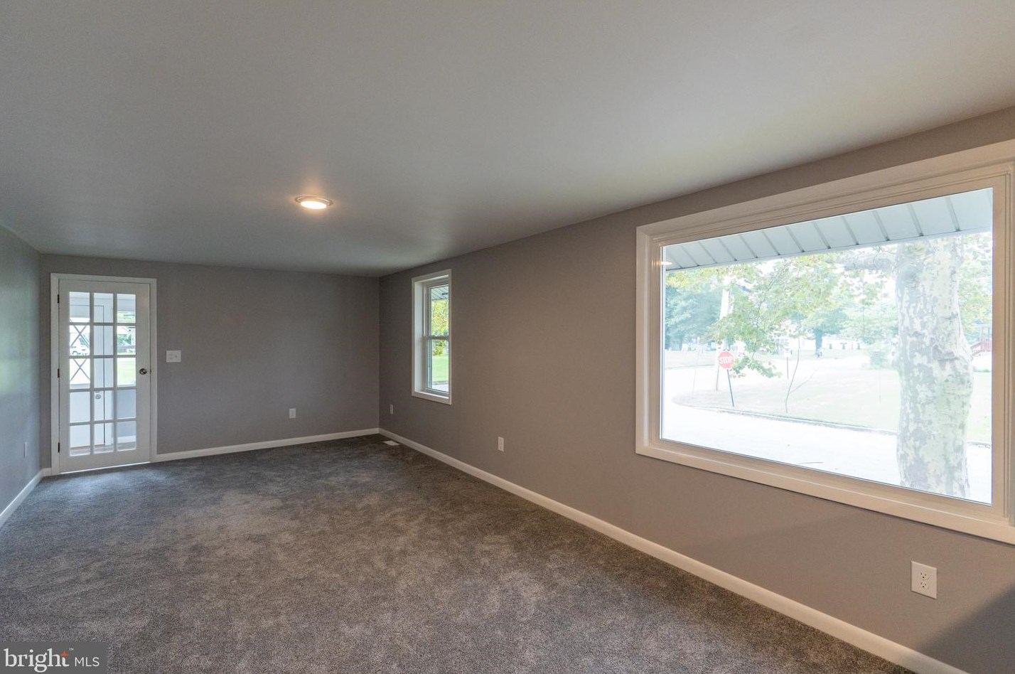 6 Fort Mott Rd, Pennsville NJ  08070-2713 exterior