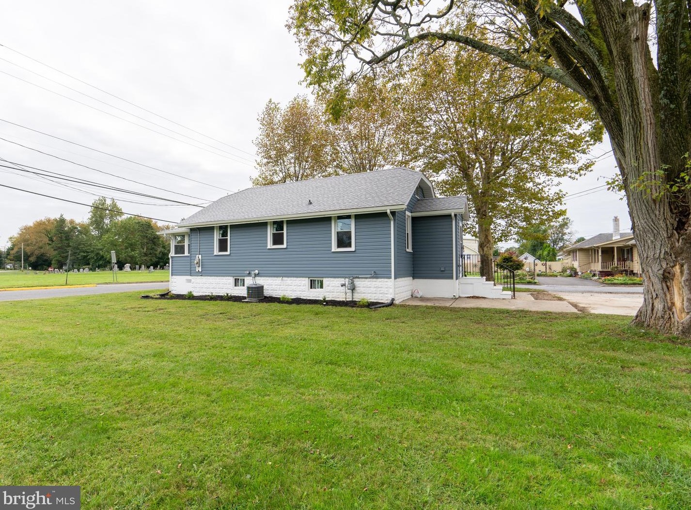 6 Fort Mott Rd, Pennsville NJ  08070-2713 exterior