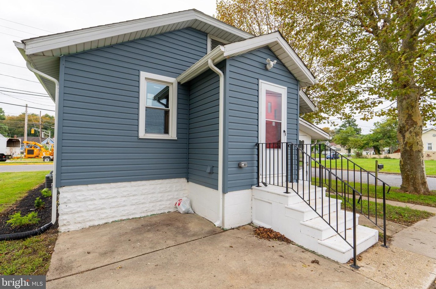 6 Fort Mott Rd, Pennsville NJ  08070-2713 exterior