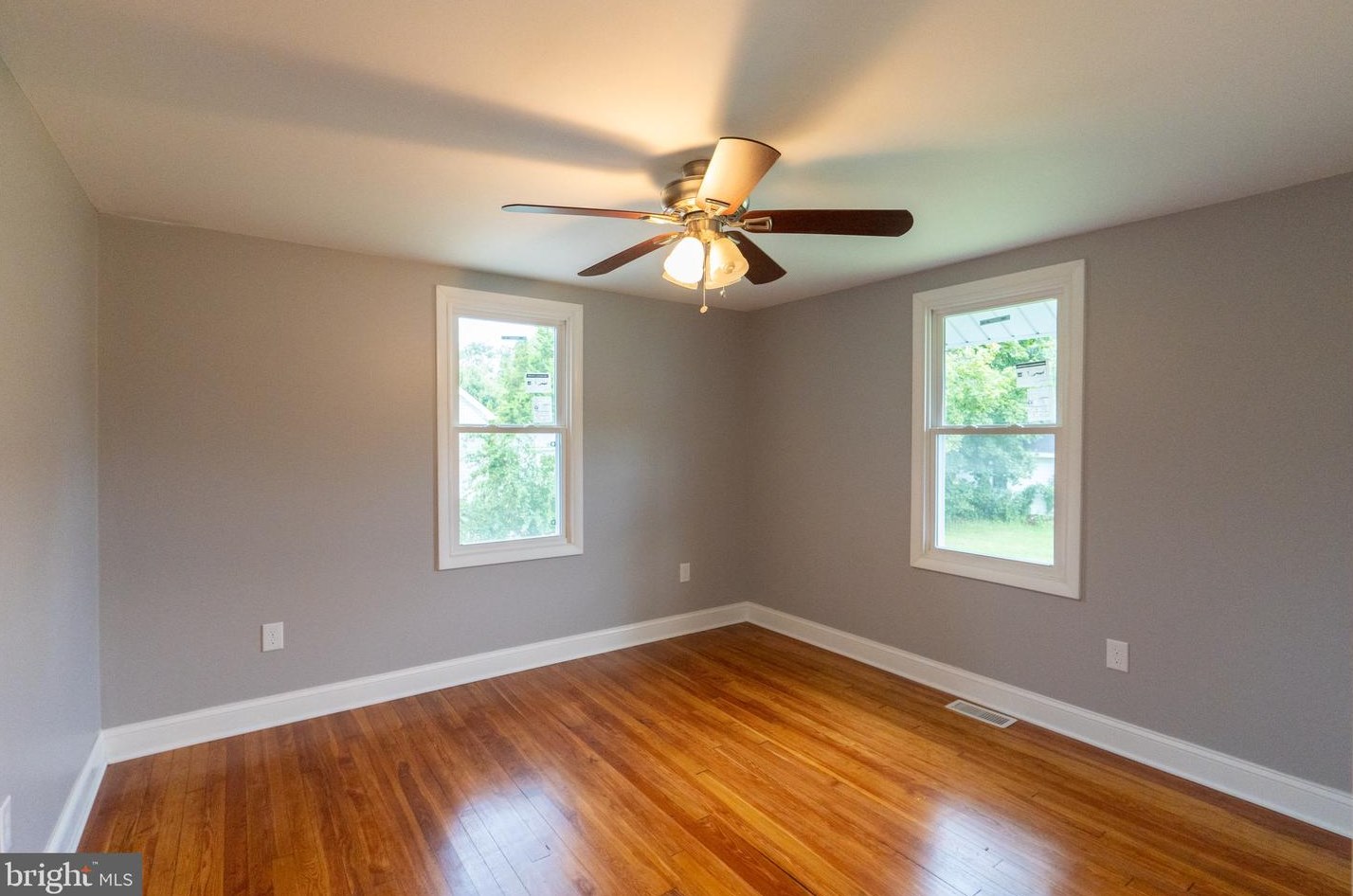 6 Fort Mott Rd, Pennsville NJ  08070-2713 exterior