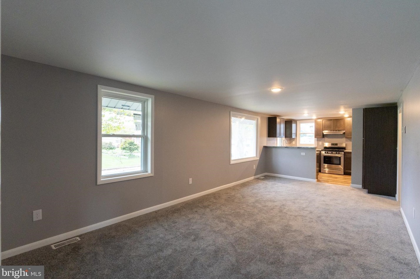 6 Fort Mott Rd, Pennsville NJ  08070-2713 exterior