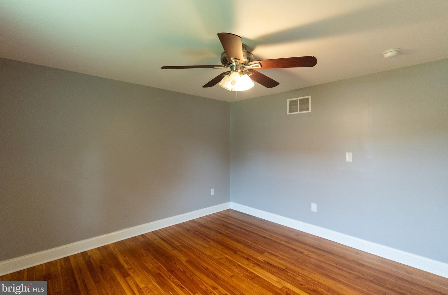 6 Fort Mott Rd, Pennsville NJ  08070-2713 exterior