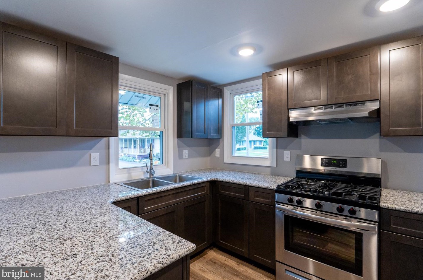 6 Fort Mott Rd, Pennsville NJ  08070-2713 exterior