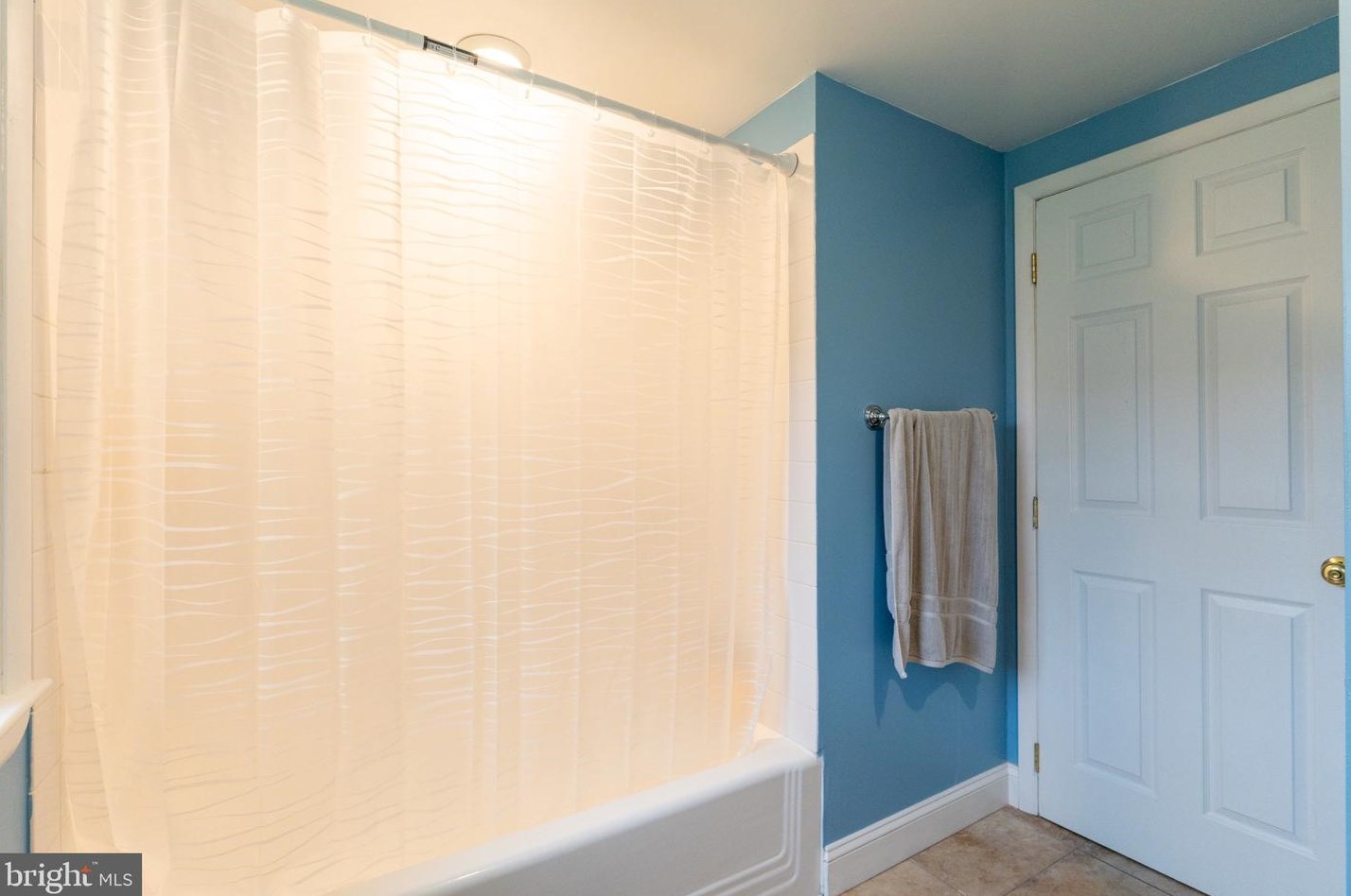 6 Fort Mott Rd, Pennsville NJ  08070-2713 exterior