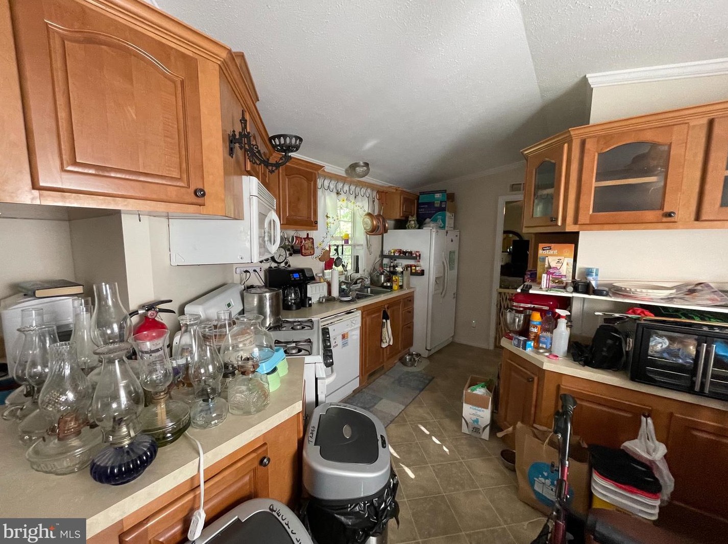 80 Mobile Dr, Pennsville NJ 08070-1039 exterior