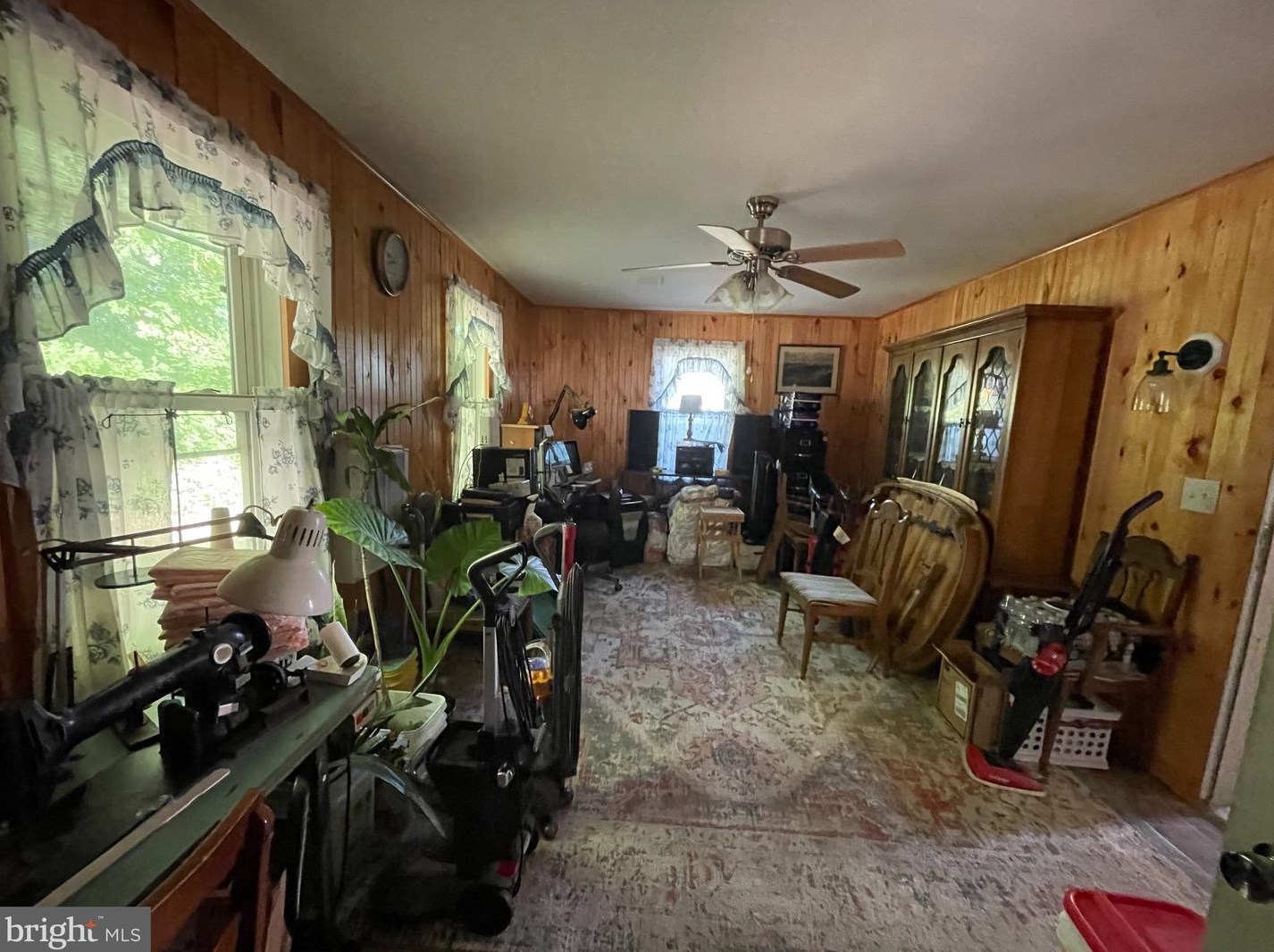 80 Mobile Dr, Pennsville NJ 08070-1039 exterior