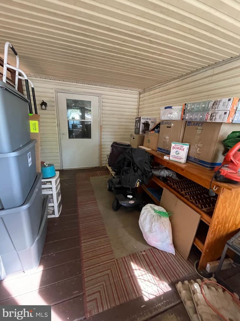 80 Mobile Dr, Pennsville NJ 08070-1039 exterior