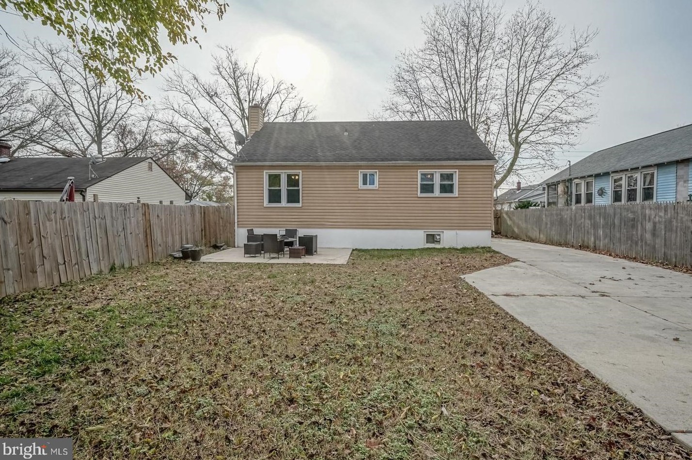 24 Chestnut St, Pennsville NJ  08070-2027 exterior