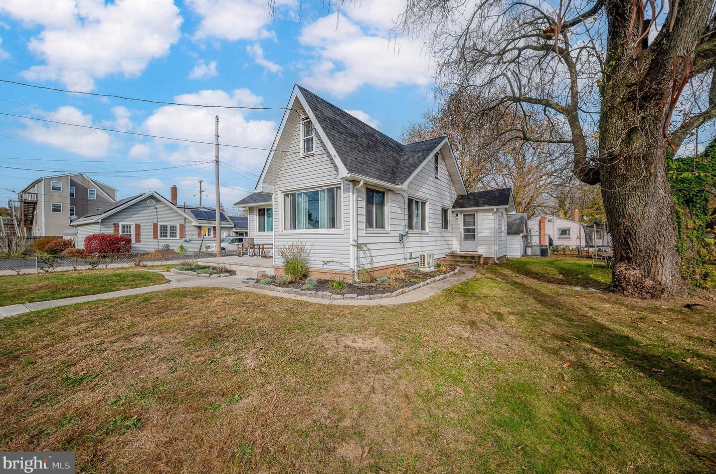 8 Churchtown Rd, Pennsville NJ  08070-1343 exterior