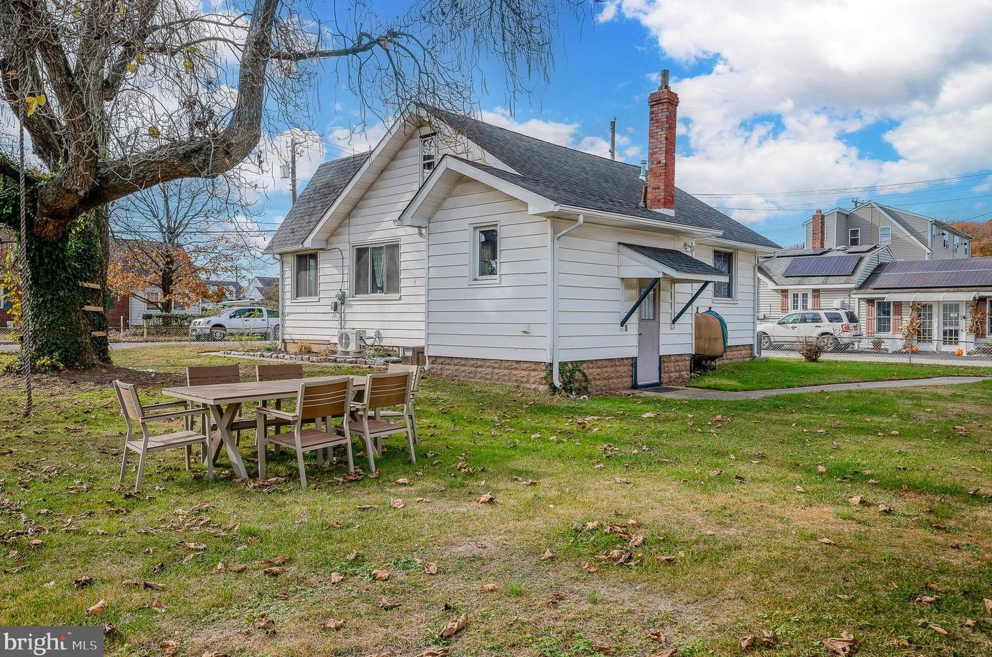 8 Churchtown Rd, Pennsville NJ  08070-1343 exterior