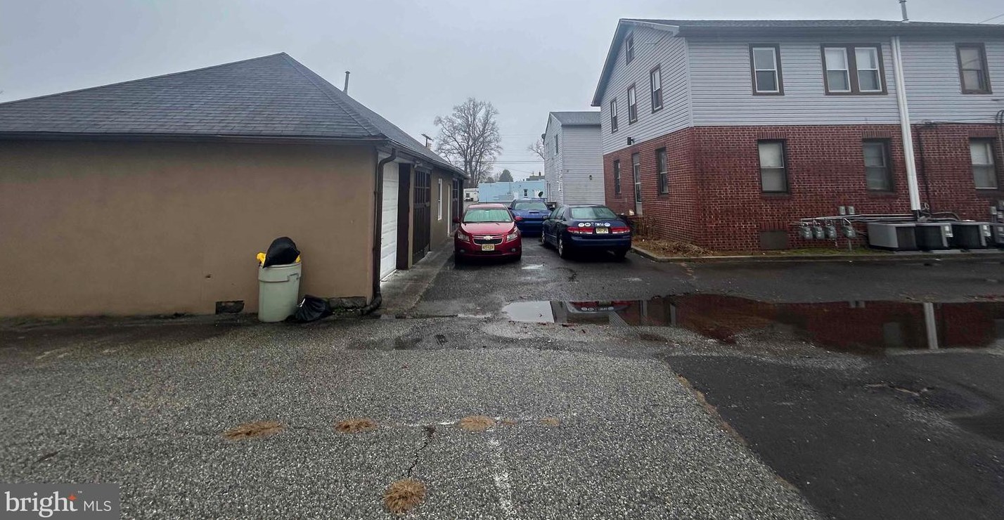 178 Broadway, Pennsville NJ 08070-2606 exterior