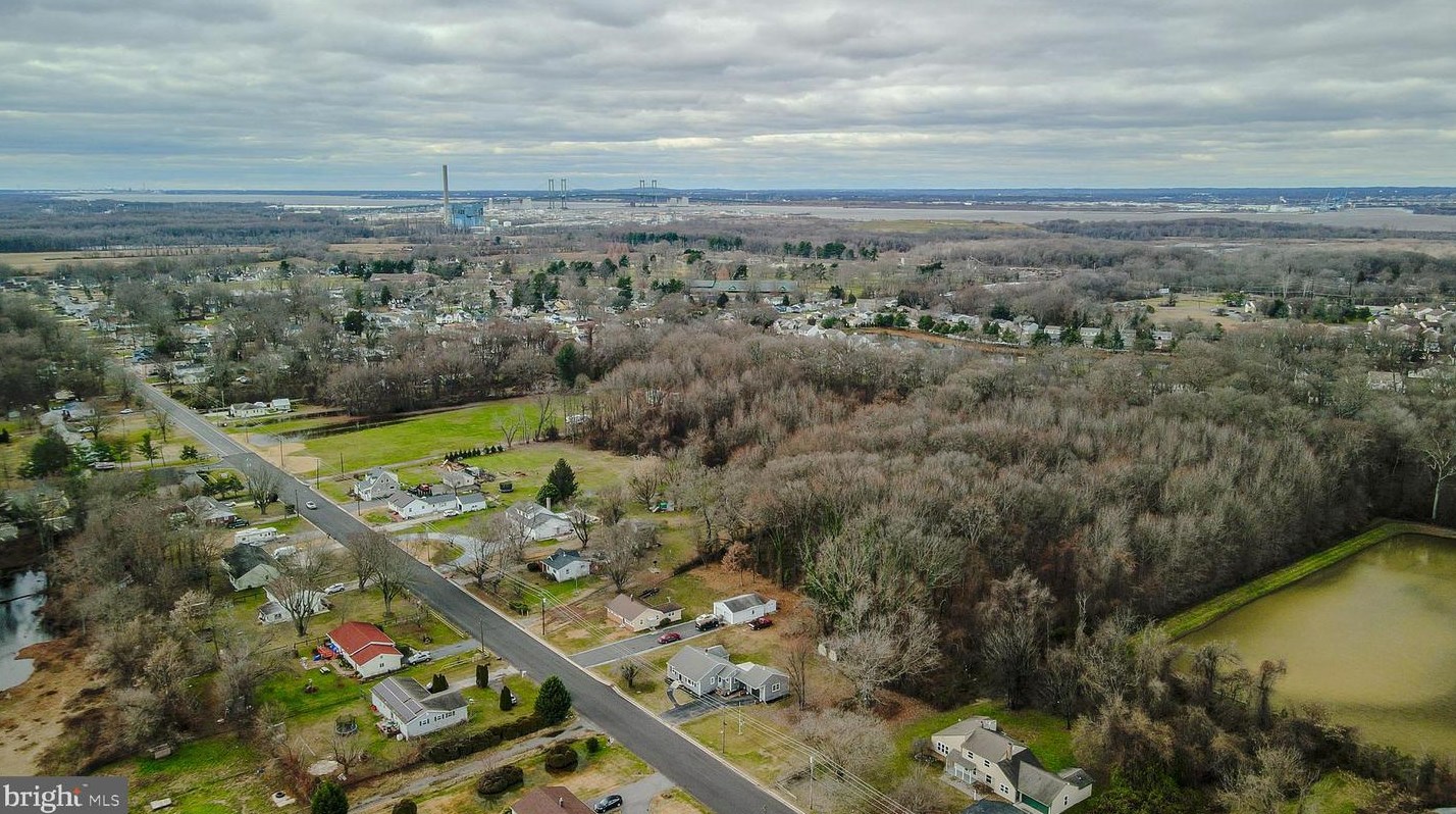 246 Golfwood Ave, Carneys Point Township NJ  08069-2803 exterior