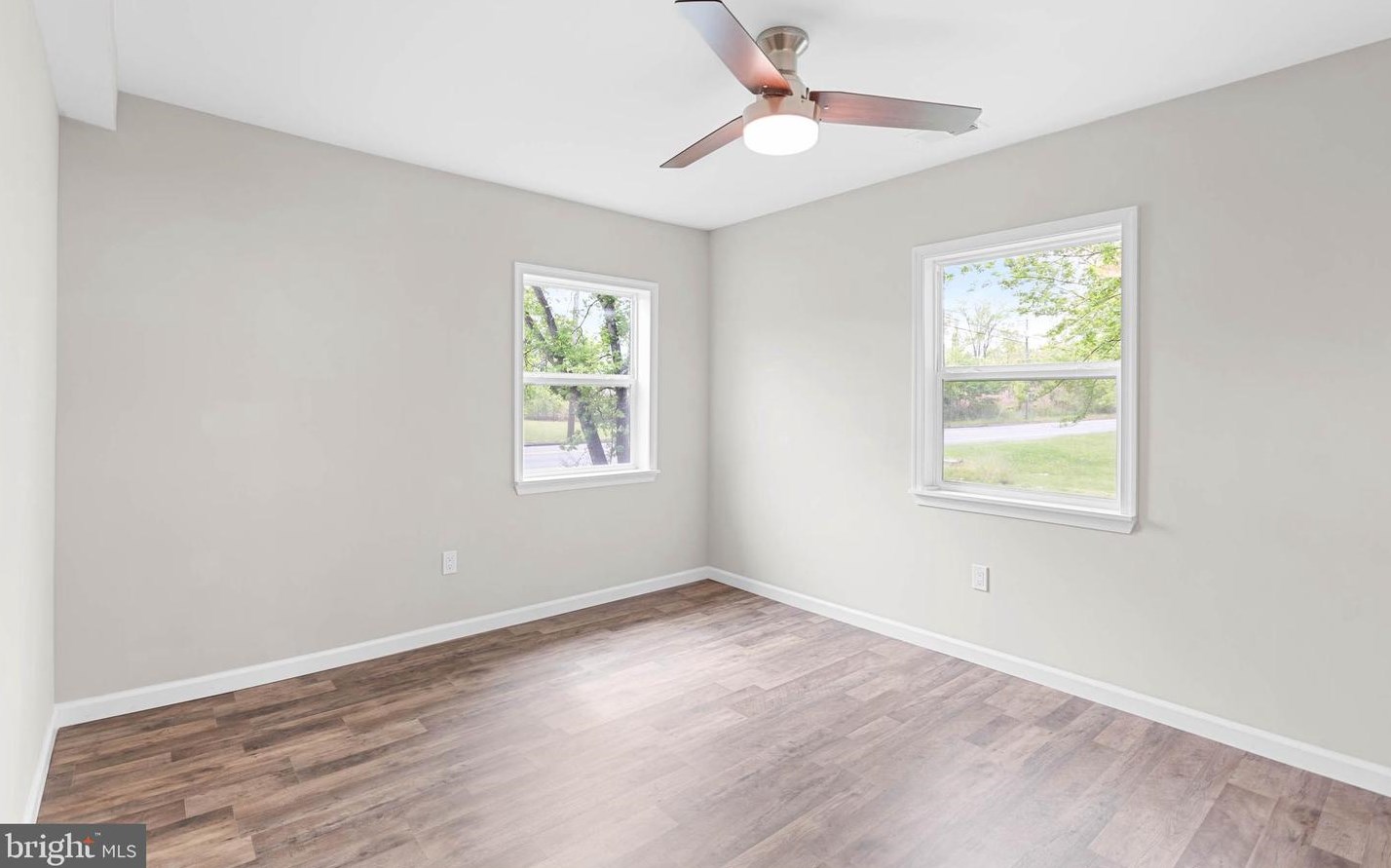 325 Hook Rd, Pennsville NJ  08070-1151 exterior