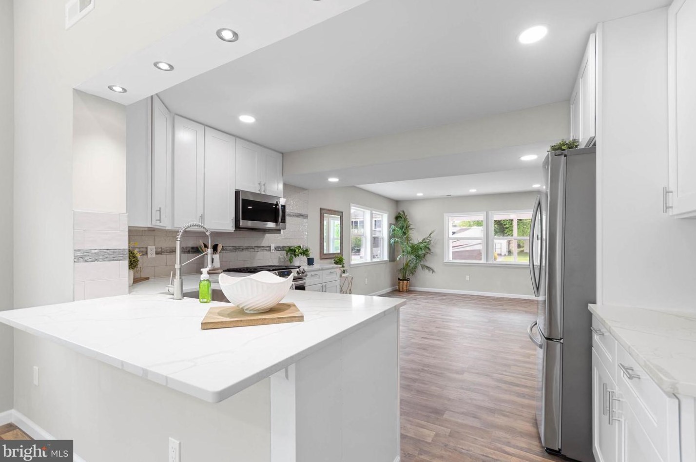 325 Hook Rd, Pennsville NJ  08070-1151 exterior