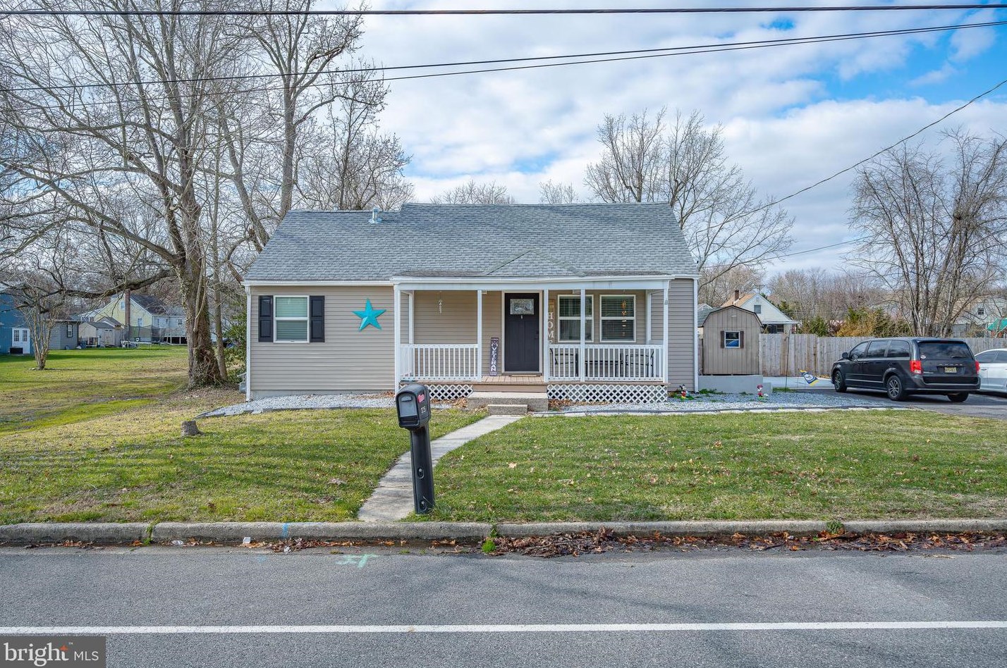 325 Hook Rd, Pennsville NJ  08070-1151 exterior