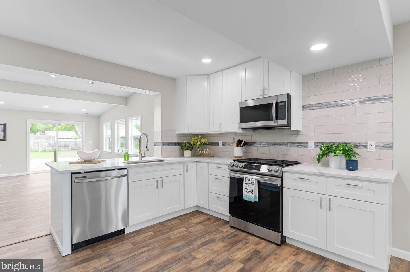 325 Hook Rd, Pennsville NJ  08070-1151 exterior