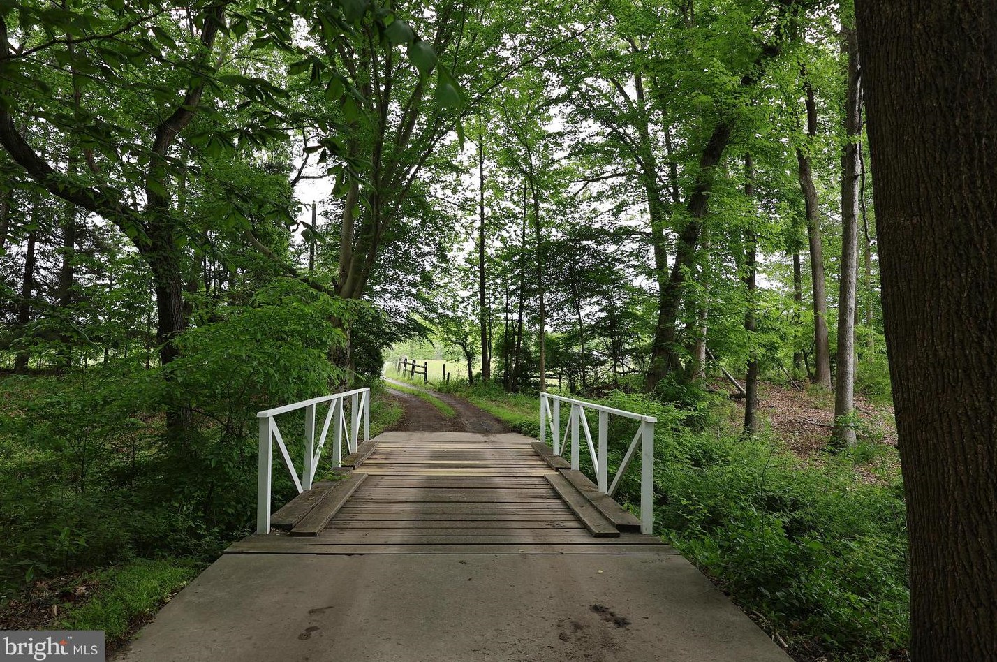 15 Commissioners Pike, Pilesgrove NJ 08098-2033 exterior