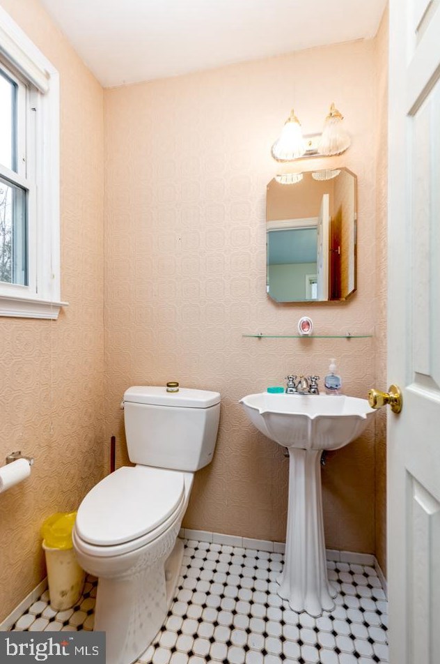 15 Commissioners Pike, Pilesgrove NJ 08098-2033 exterior