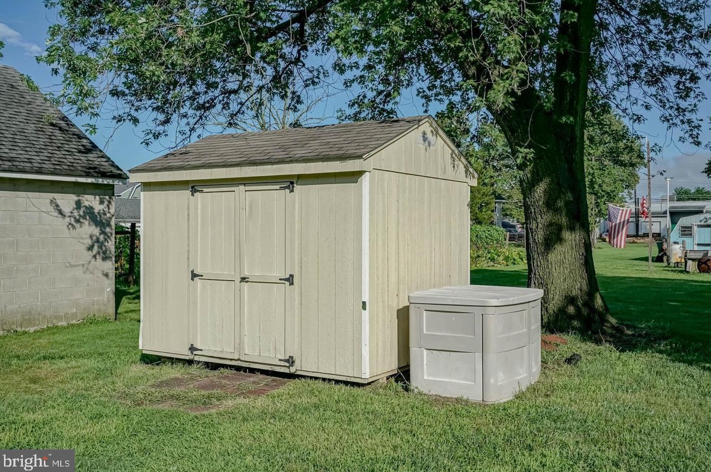 107 Locust Ave, Pennsville NJ  08070-1710 exterior