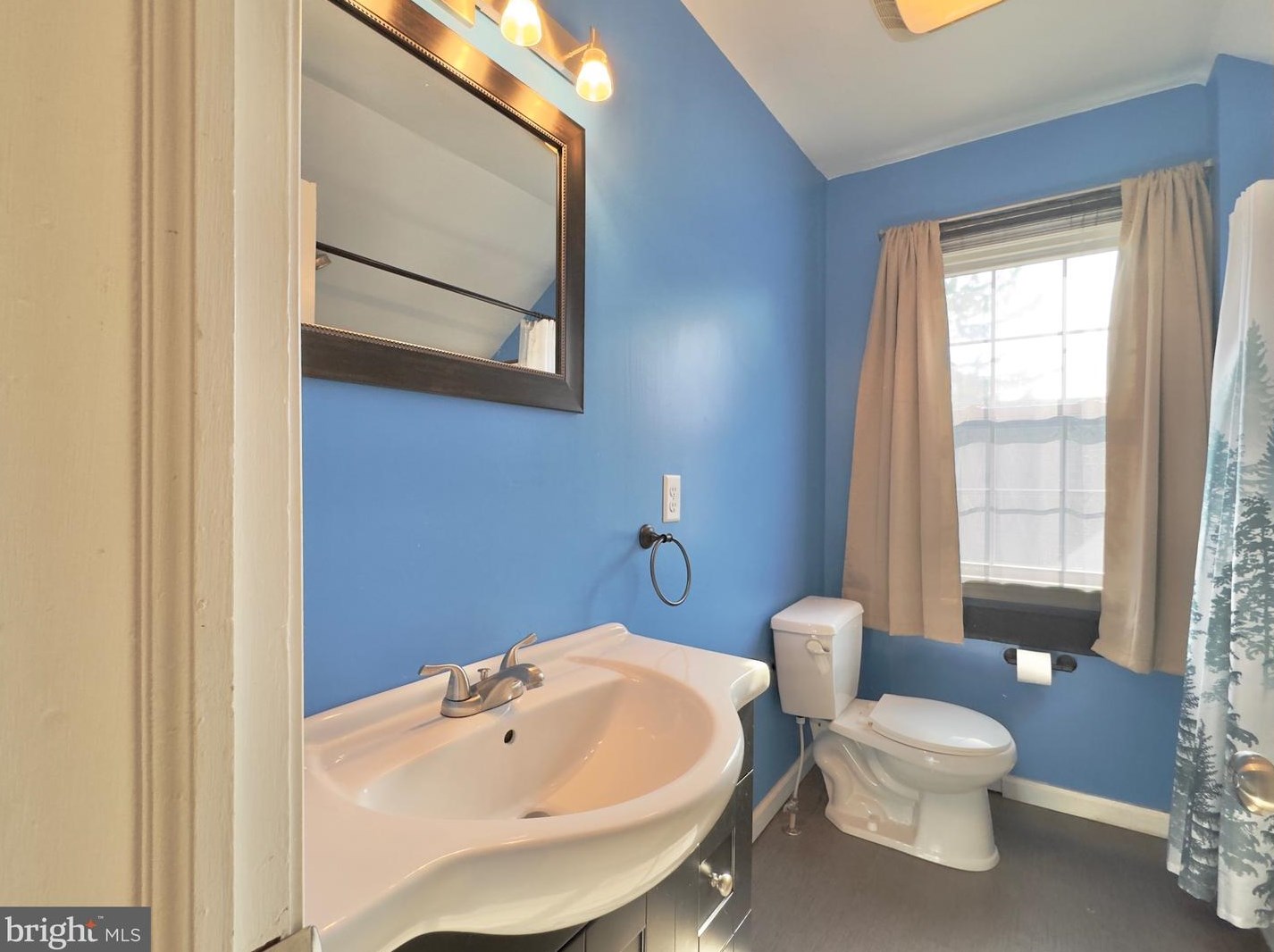31 Fenwick Dr, Carneys Point Township NJ  08069-2546 exterior