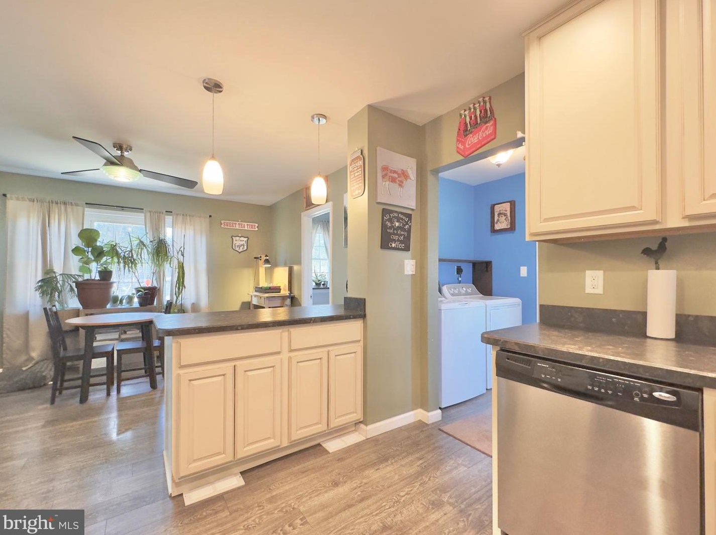 31 Fenwick Dr, Carneys Point Township NJ  08069-2546 exterior
