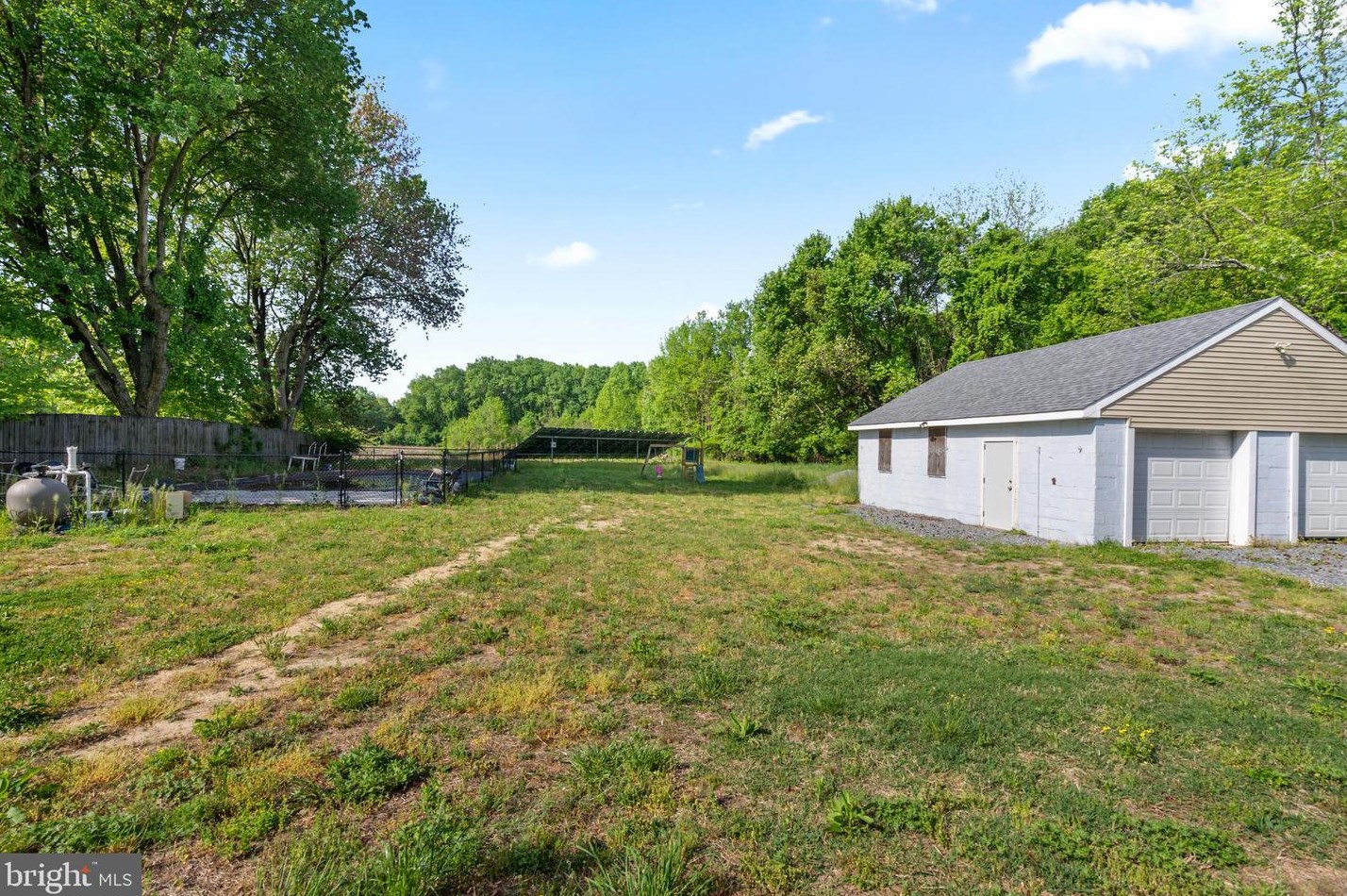 75 Heron Ave, Pennsville NJ 08070-1308 exterior